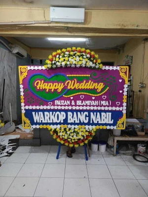 Papan Bunga di Petukangan Utara